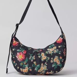 BAGGU X Laura Ashley Rhian Daisy Medium Nylon Crescent Bag